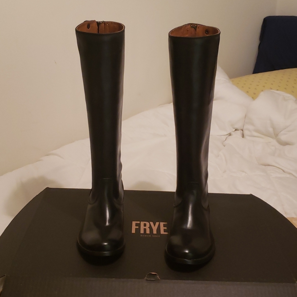 Frye Melissa Button Back Zip Boots - Picture 1 of 8